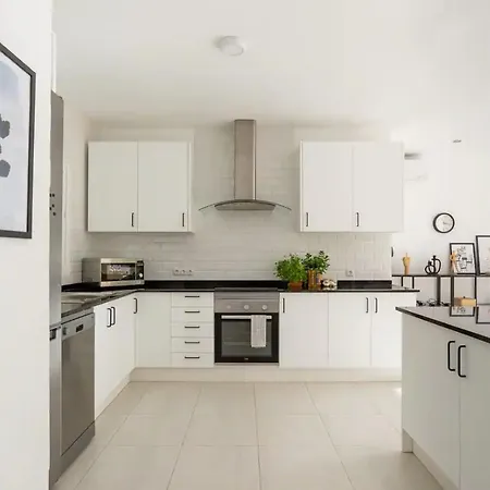 別荘 Modern With Private Pool *