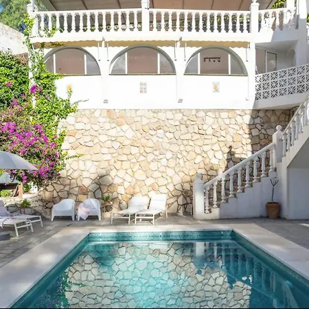 Modern With Private Pool