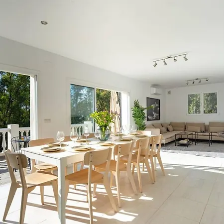 Modern With Private Pool * מיחאס