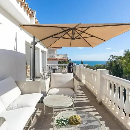 בית נופש Modern With Private Pool