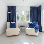 Prázdninový dům Modern With Private Pool *