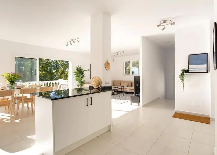 Modern With Private Pool *
